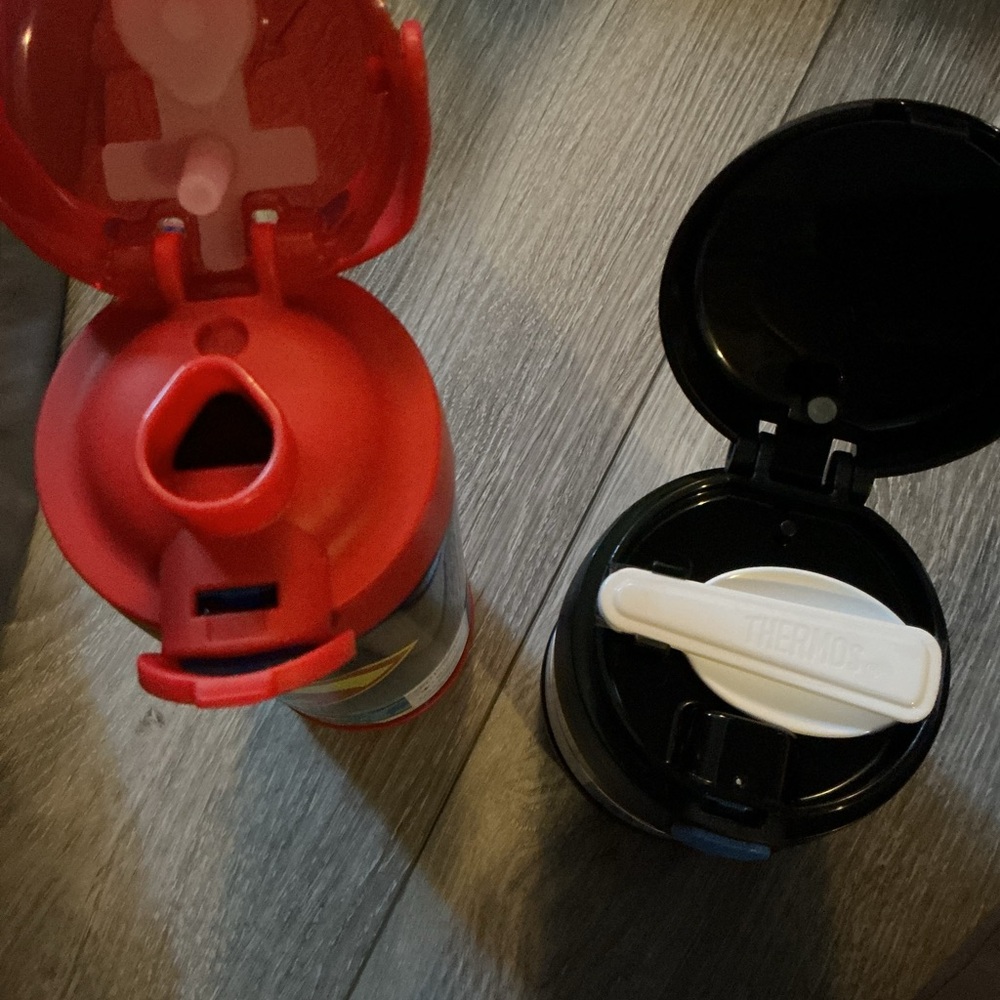 💰Make an offer, bundle and save💰 NWT Thermos Superman Water, Food Jar Set - Picture 3 of 5